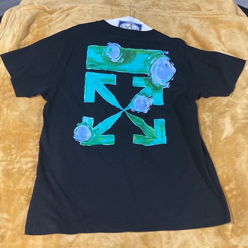 Off white black T-Shirt with Green and Blue Graphic great condition